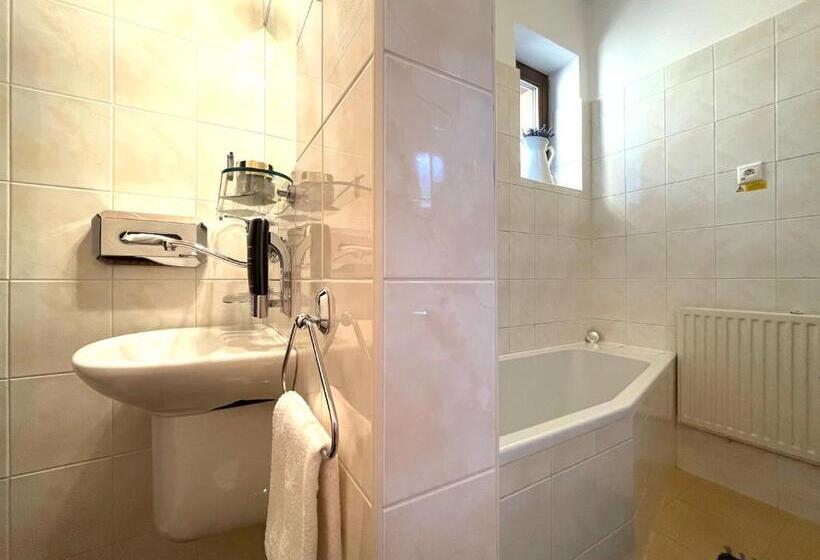 هتل Art Pension Dans Le Parc