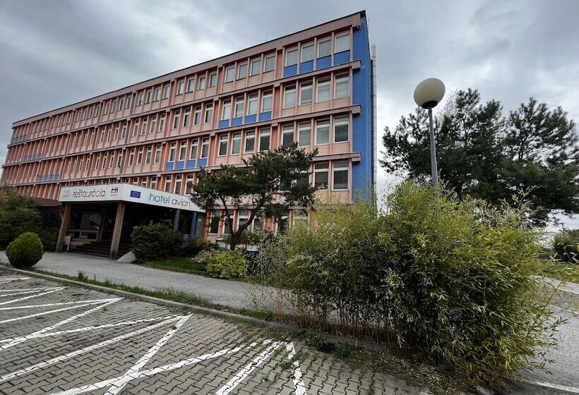 هتل Avion