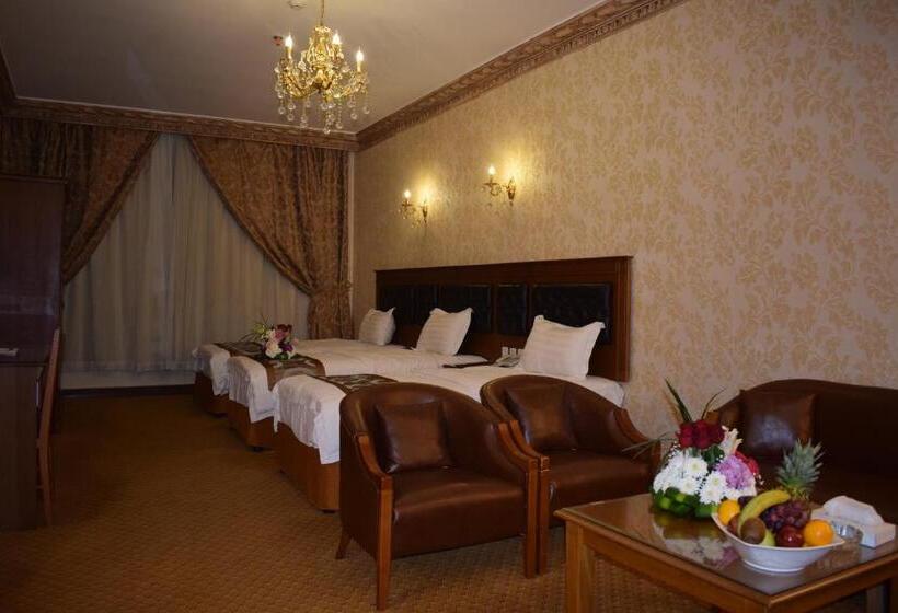 هتل Canary Beach