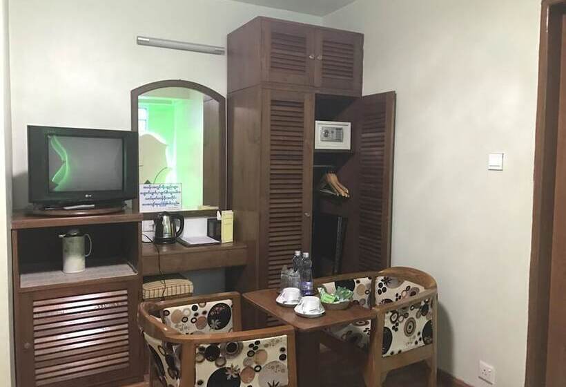 هتل Crystal Palace