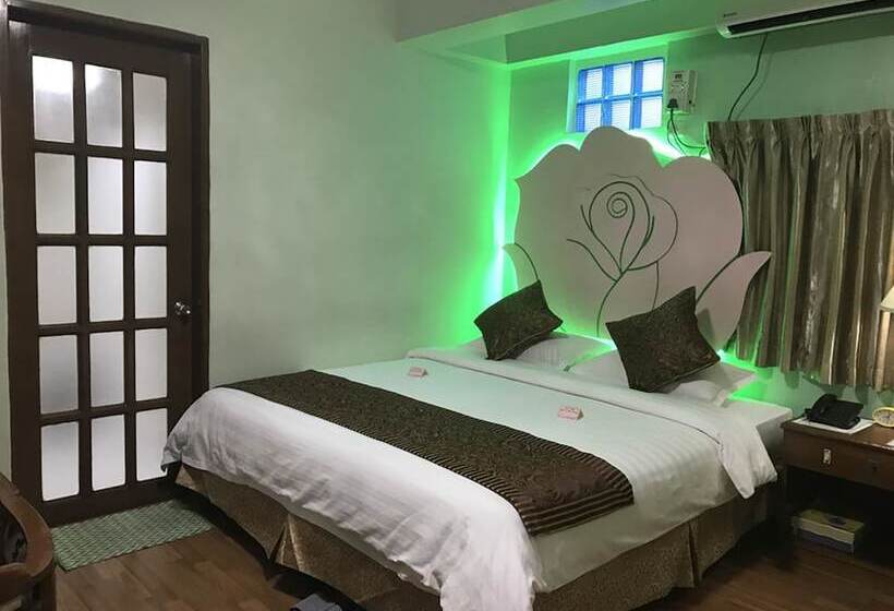 هتل Crystal Palace