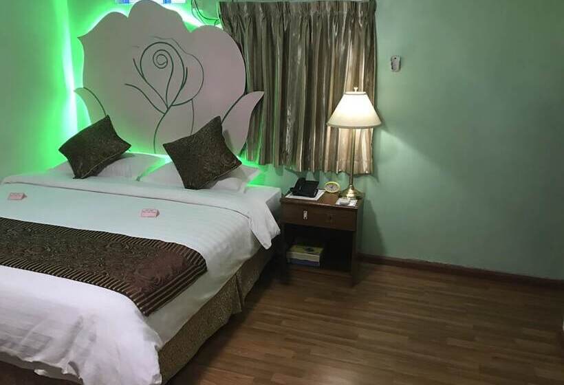 هتل Crystal Palace