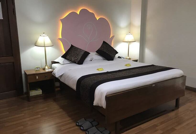 هتل Crystal Palace