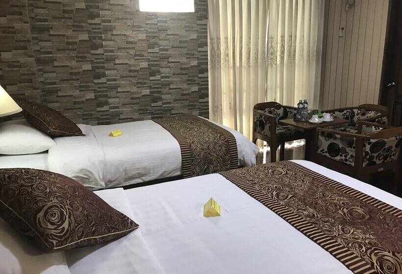 هتل Crystal Palace