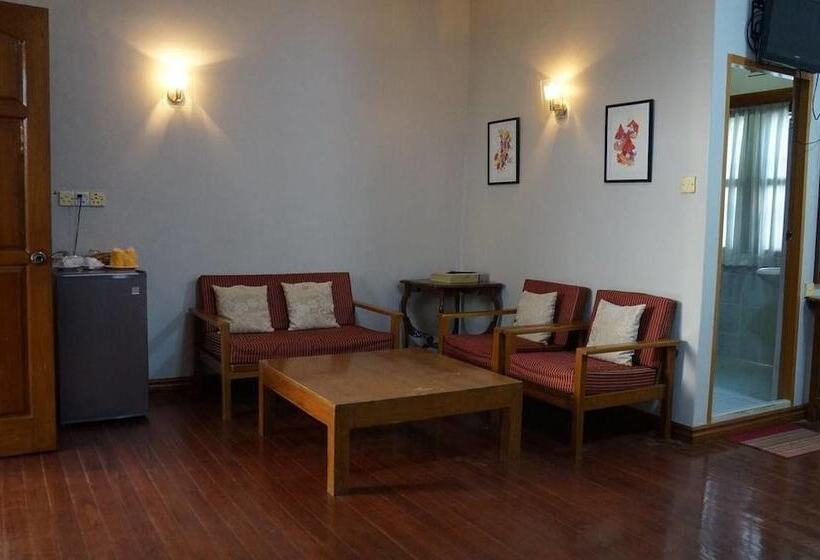 هتل Highland Lodge