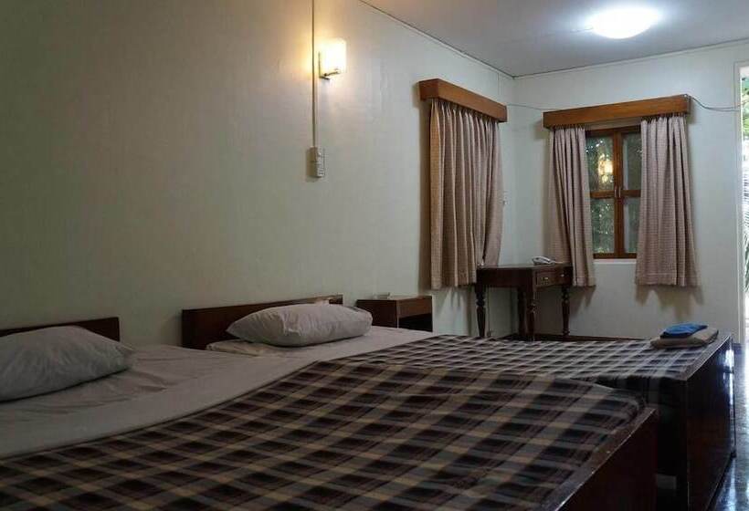 هتل Highland Lodge