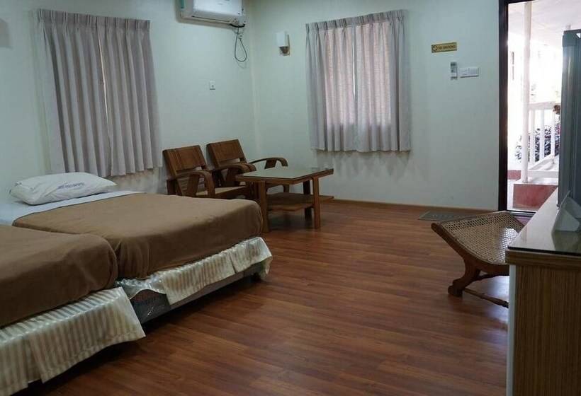 هتل Highland Lodge