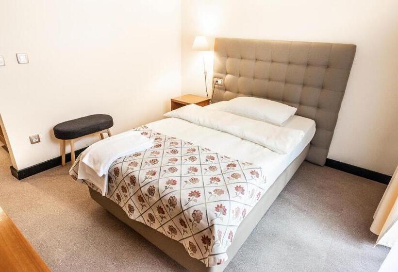 هتل Hvala Superior   Topli Val