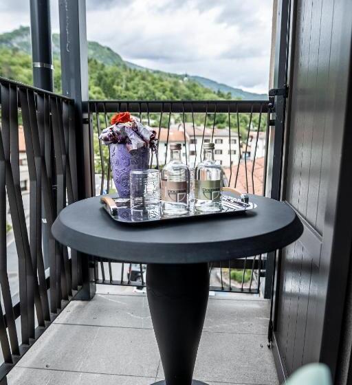 هتل Hvala Superior   Topli Val