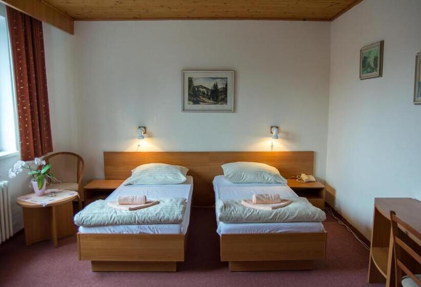 Отель Intersport