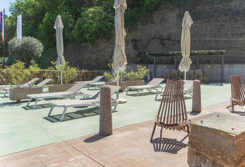 هتل Lavender Oleander Resort