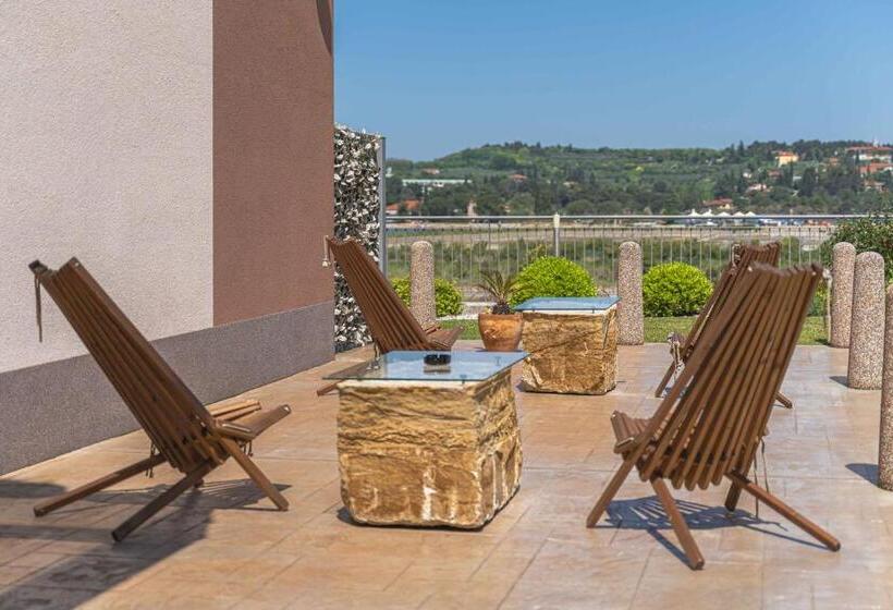 هتل Lavender Oleander Resort