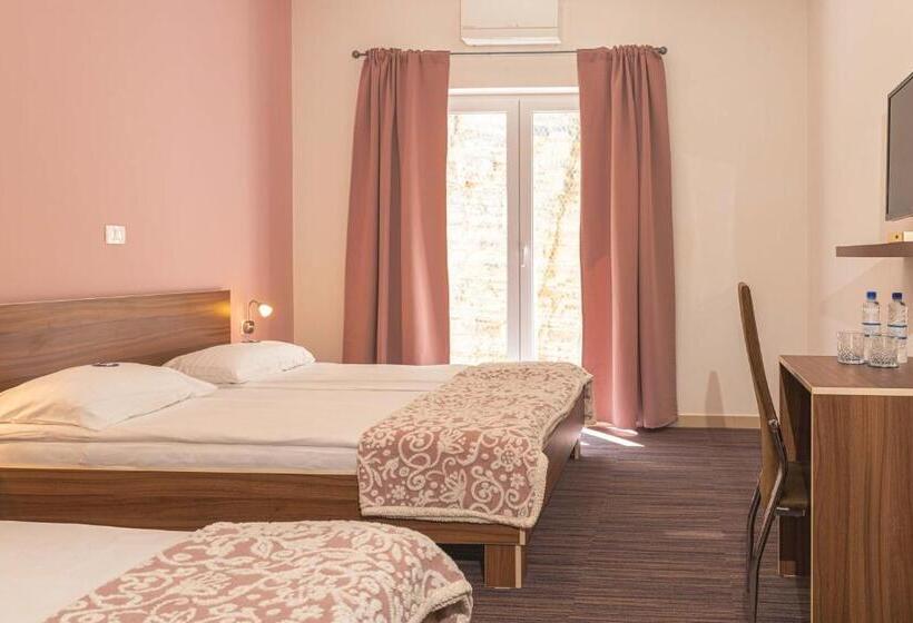 هتل Lavender Oleander Resort