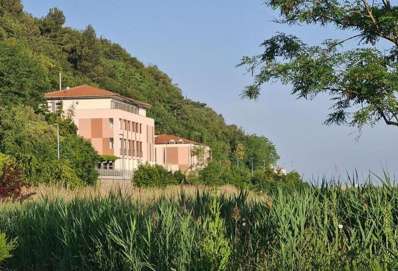 هتل Lavender Oleander Resort