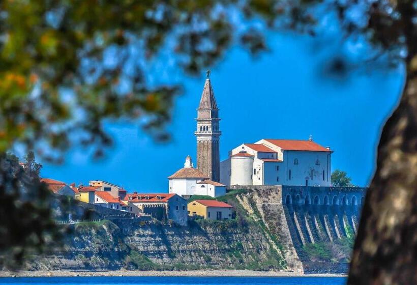 هتل Lavender Oleander Resort