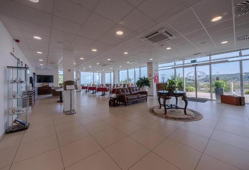 هتل Lavender Oleander Resort