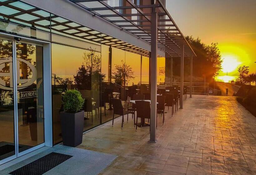 هتل Lavender Oleander Resort