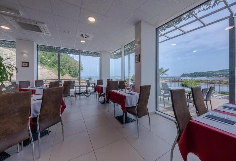 هتل Lavender Oleander Resort