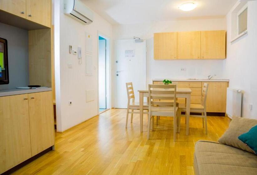 هتل Postojna Cave Rooms & Apartments Proteus