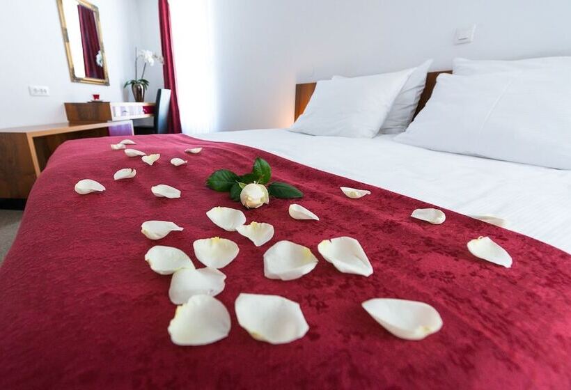 هتل Postojna Cave Rooms & Apartments Proteus