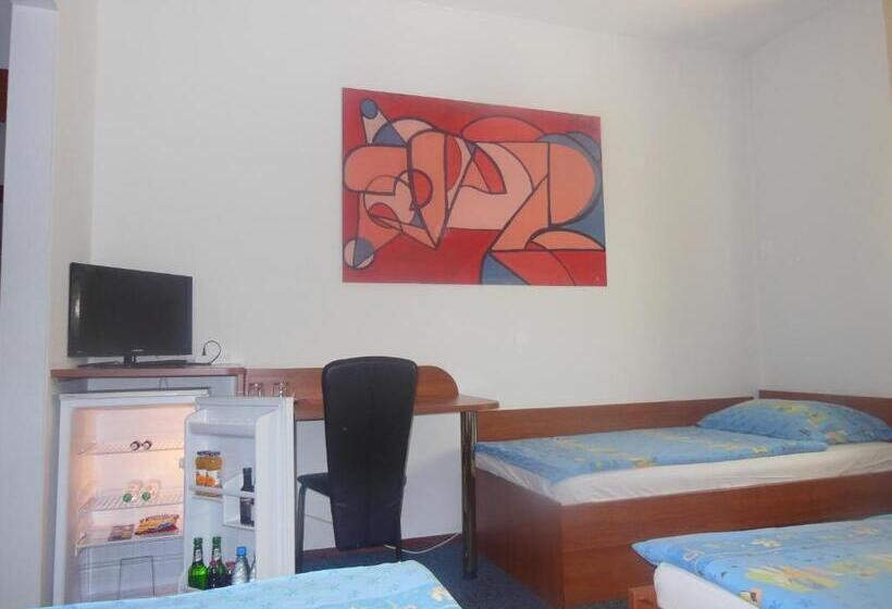 هتل Pri Belokranjcu