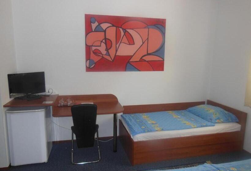 هتل Pri Belokranjcu