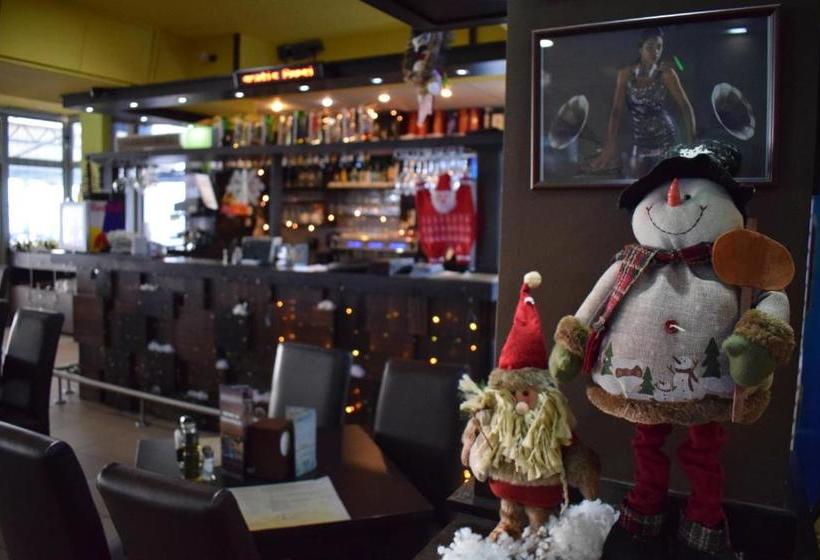 هتل 7even Weddings & Events