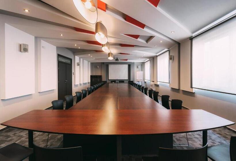 هتل Romantique Veles