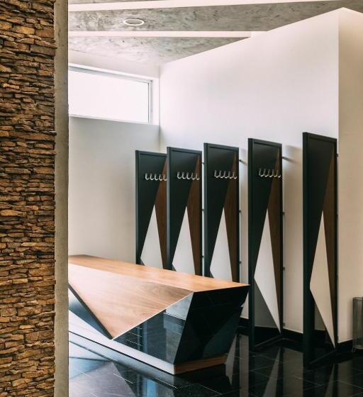 هتل Romantique Veles