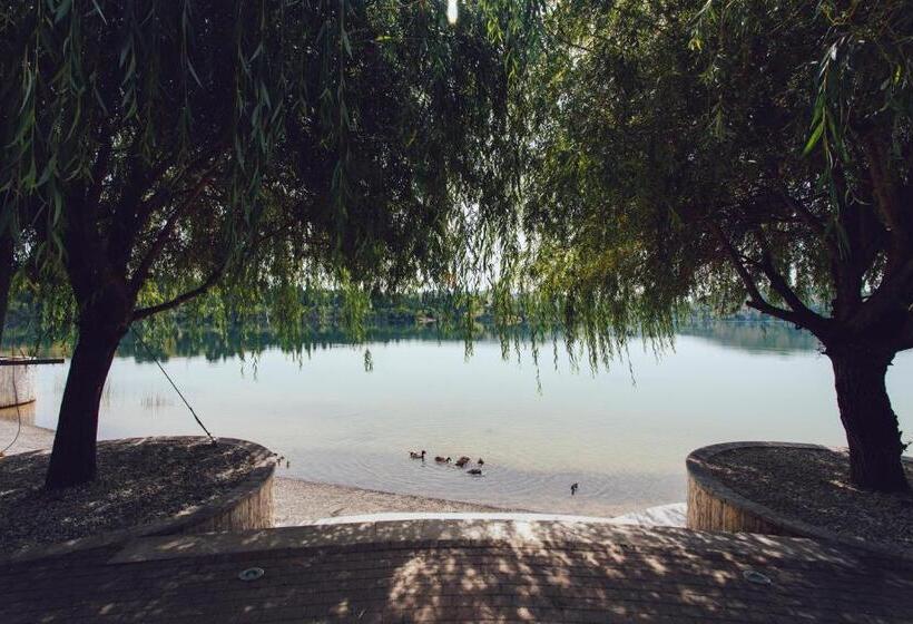 هتل Romantique Veles