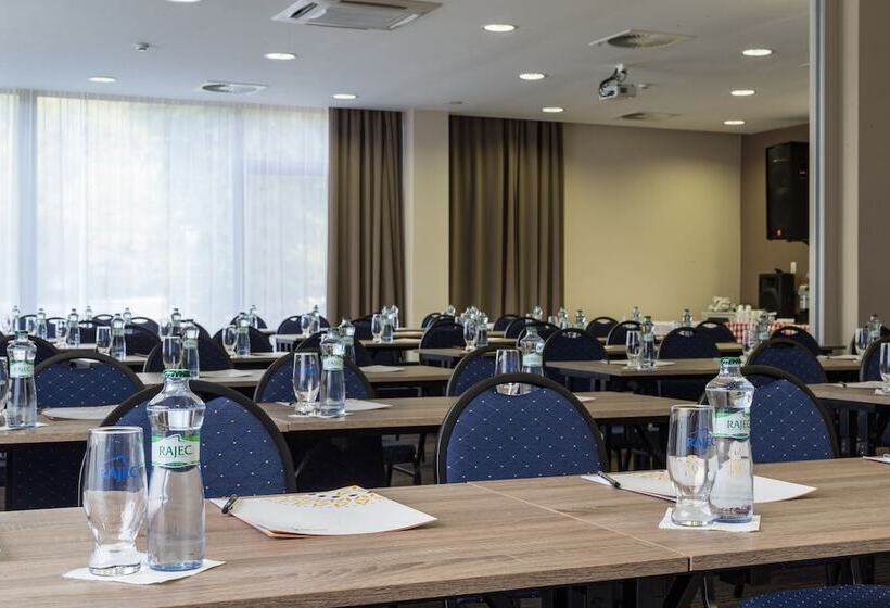 ホテル Salamandra