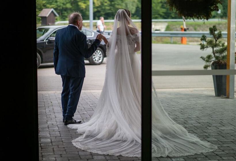 ホテル Salamandra