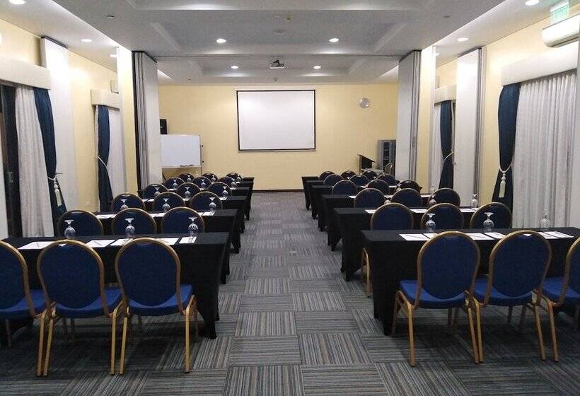 בית מלון כפרי Santomas Suites