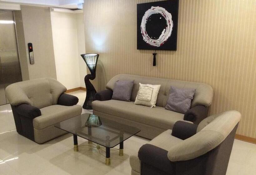 Stone House Hotel Pasay