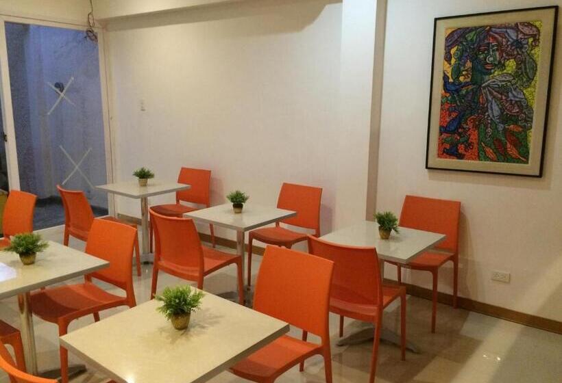 Stone House Hotel Pasay