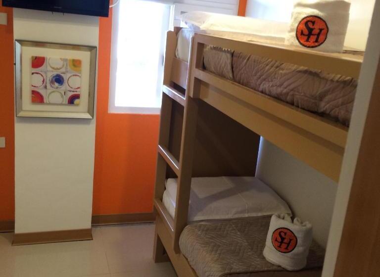 Stone House Hotel Pasay