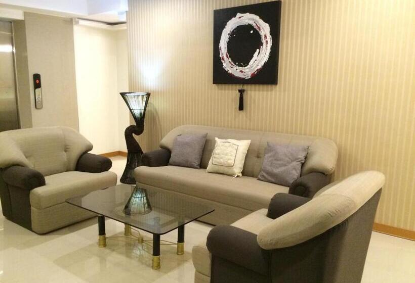 Stone House Hotel Pasay