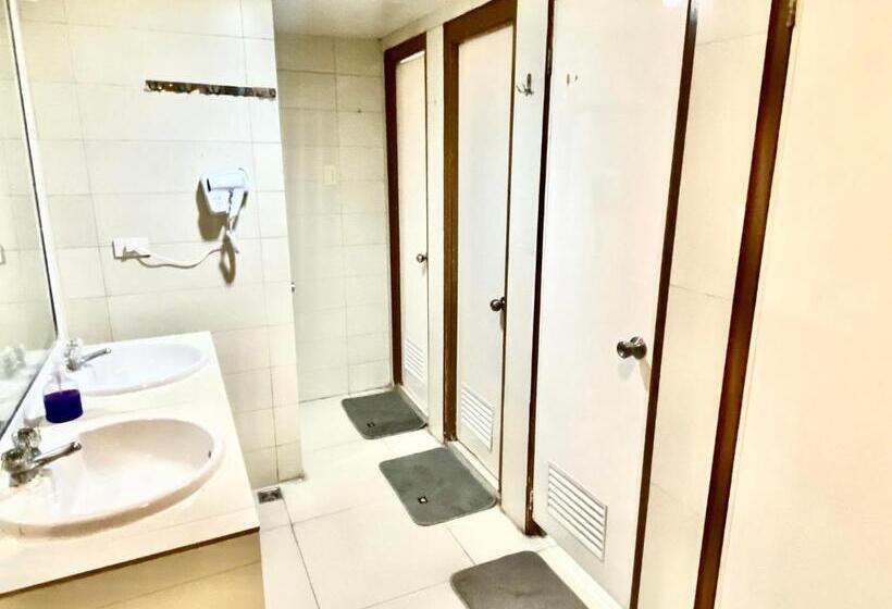 Stone House Hotel Pasay