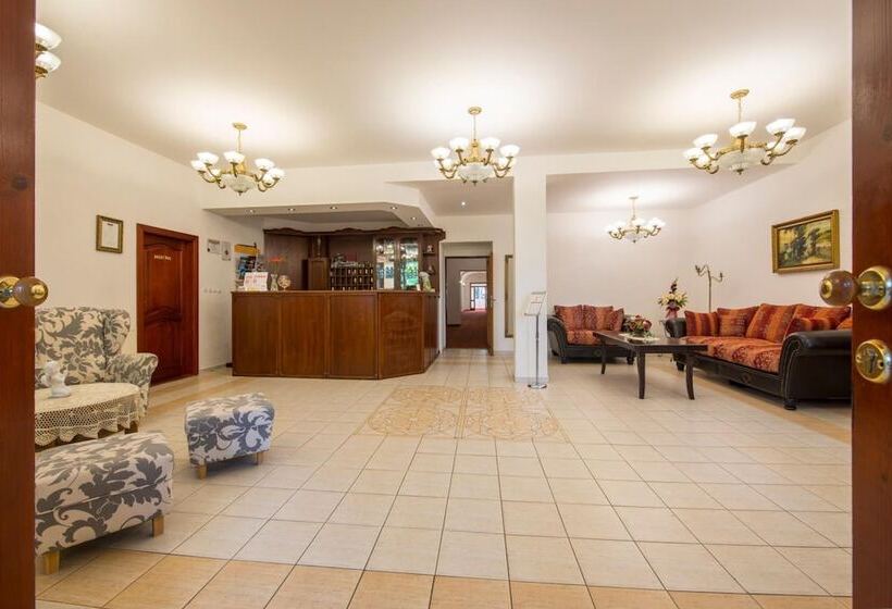 酒店 Svatojansky Kastiel