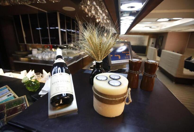 The Corporate Hotel Central