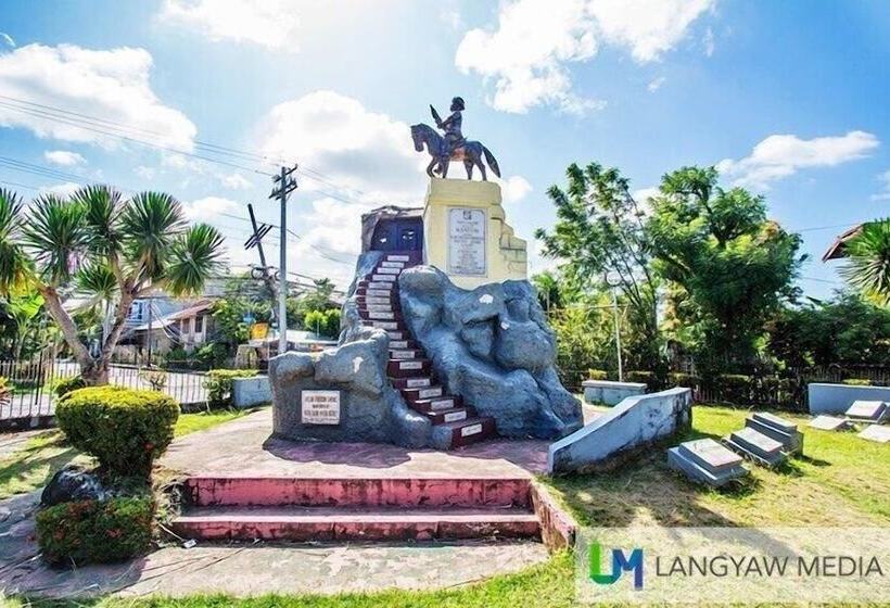 בית מלון כפרי The Premiere Business