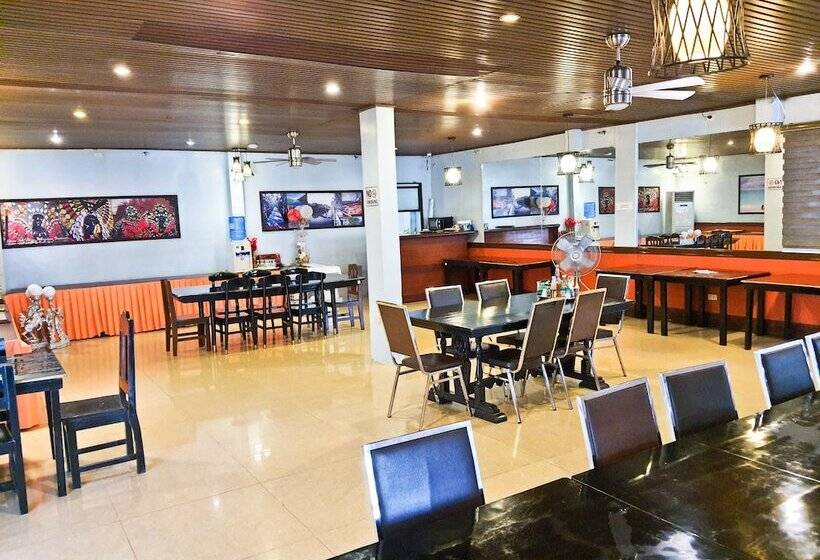 בית מלון כפרי The Premiere Business