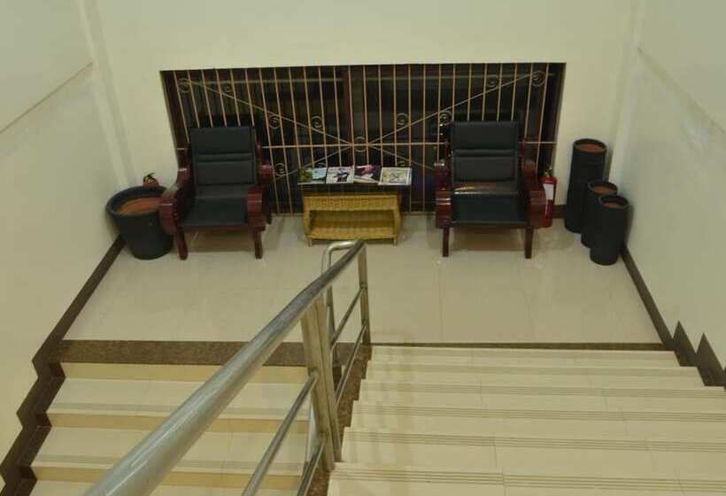 فندق The Premiere Business