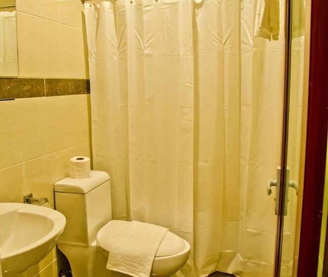 בית מלון כפרי The Premiere Business