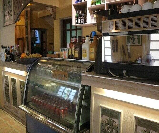 Hotel The Sun Villa Beachfront Resort & Spa