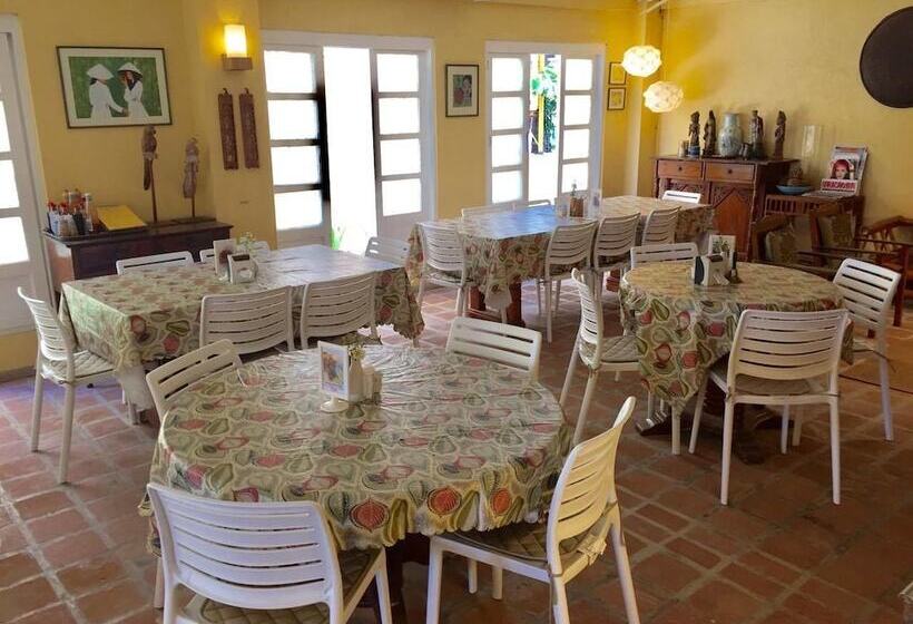 Hotel The Sun Villa Beachfront Resort & Spa