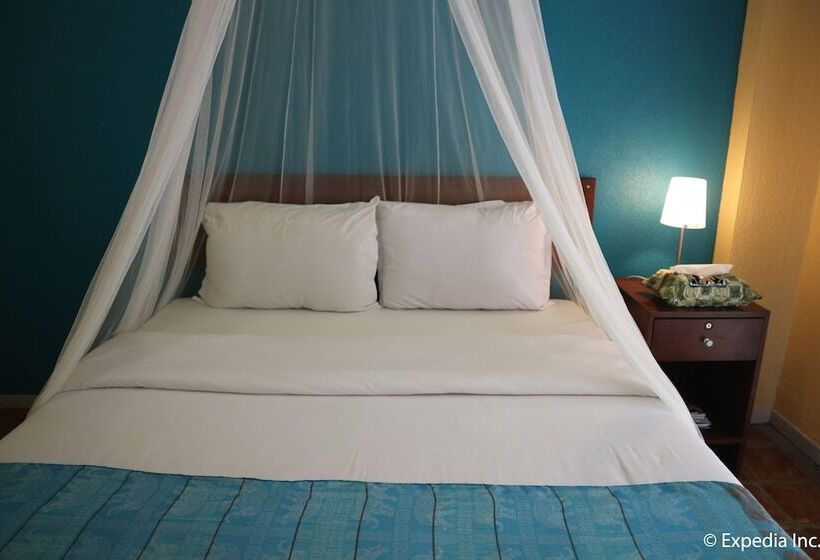 Hotel The Sun Villa Beachfront Resort & Spa