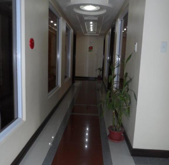 호텔 Rooms R Us   Voyagers Palace