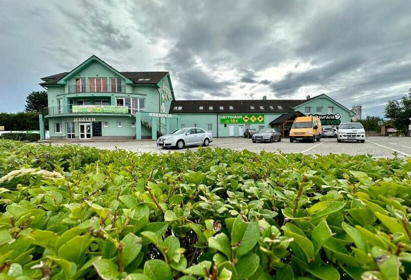 Отель Zelený Dvor