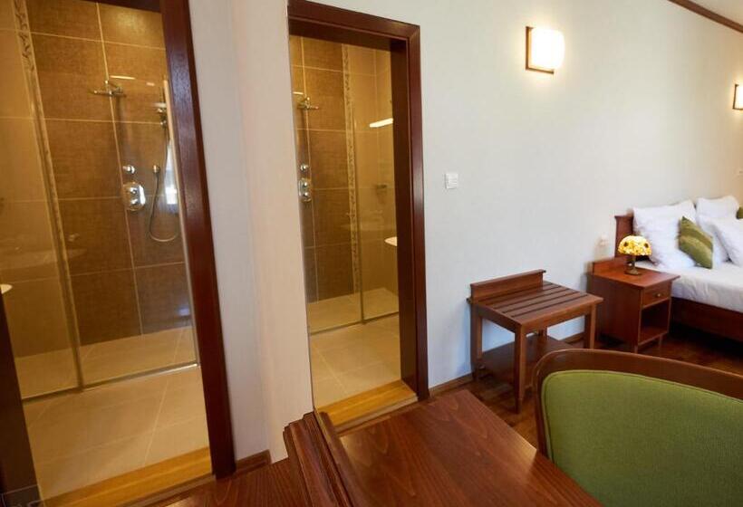 Hradná Stráž Hotel&apartments S Privátnym Wellness